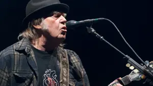 Neil Young şarkılarını seçim kampanyasında izinsiz kullanan Donald Trump'a dava açtı Neil Young şarkılarını seçim kampanyasında izinsiz kullanan Donald Trump'a dava açtı