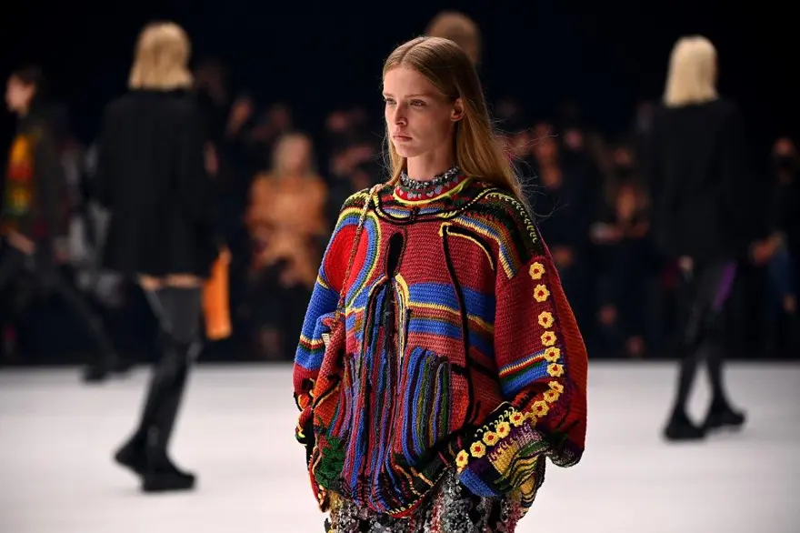 Givenchy'nin kolyesi tartışmaya neden oldu 9 Givenchy'nin kolyesi tartışmaya neden oldu 9