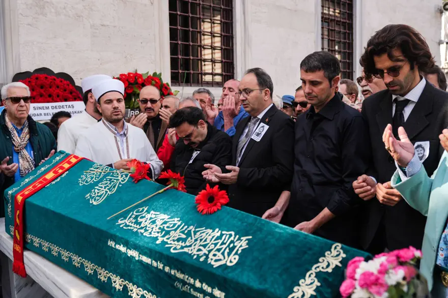 EN SON CÜMLESİ: ZIPKIN GİBİ AYAKTAYIM 3