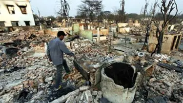 Myanmar'da cami ateşe verildi