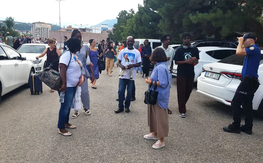 Gabonlu Dina bodrum katında mı tutuldu? Duruşma ertelendi 5