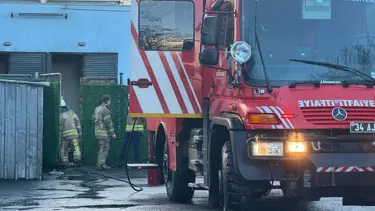 Trafo yangını metro seferlerini durdurdu