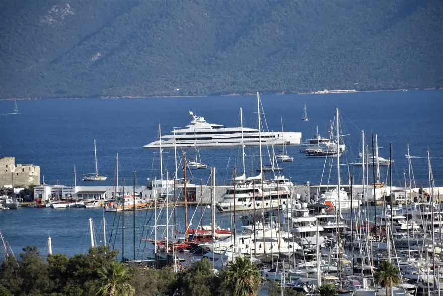 Bodrum mega yatları ağırlıyor 3