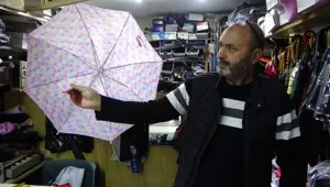 Ne tamir ne satış kaldı: Son şemsiye ustası ayakta kalmaya çalışıyor