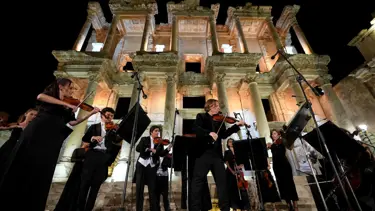 Gece Müzeciliği konserlerinin ilki, Efes Antik Kenti'nde düzenlendi