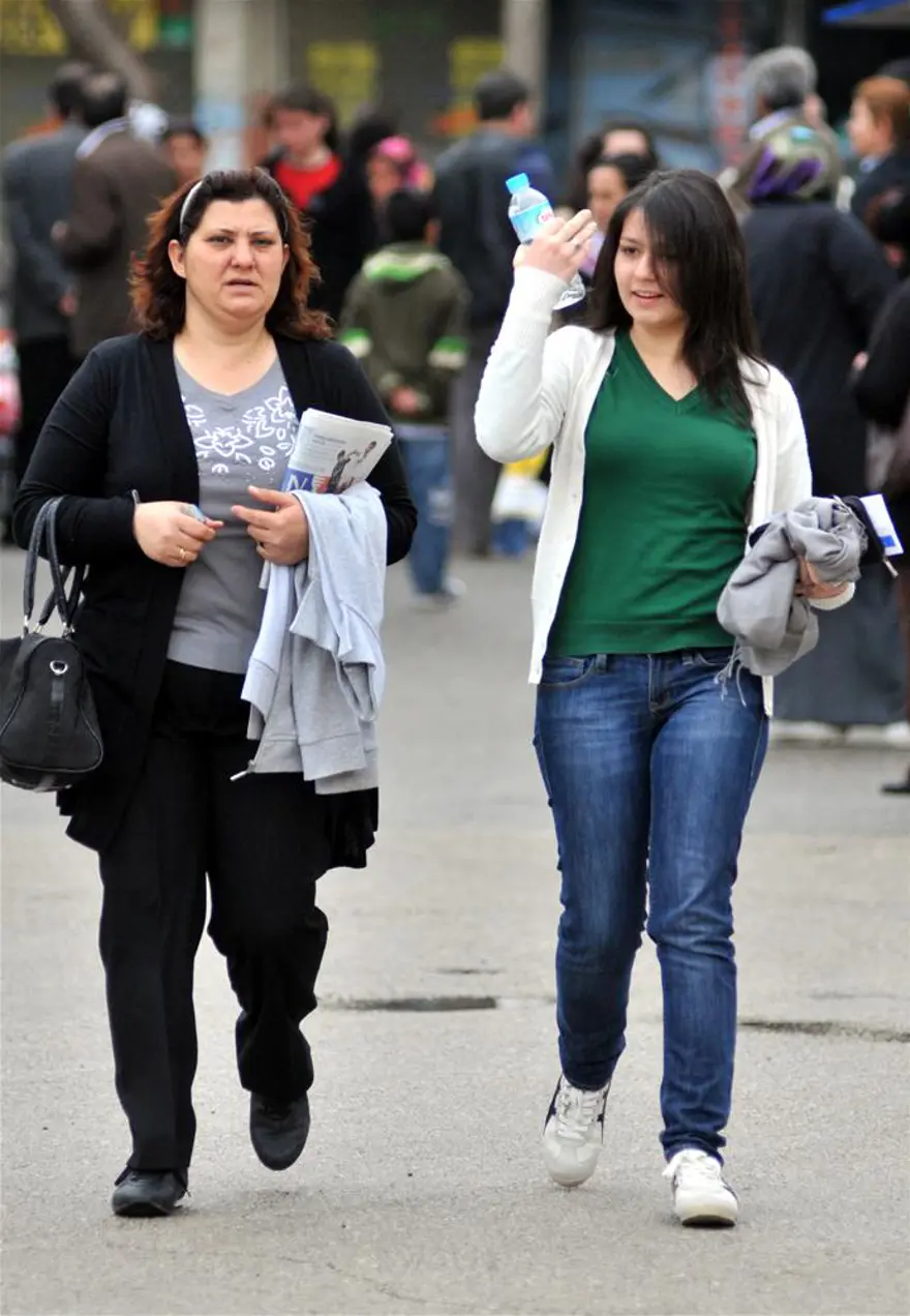 1.5 milyon aday ter döktü 11