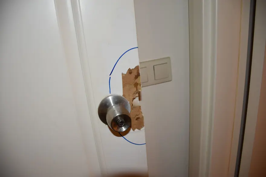 FETÖ'cü suikast timinin saldırdığı otelde o gecenin izleri silinmedi 3