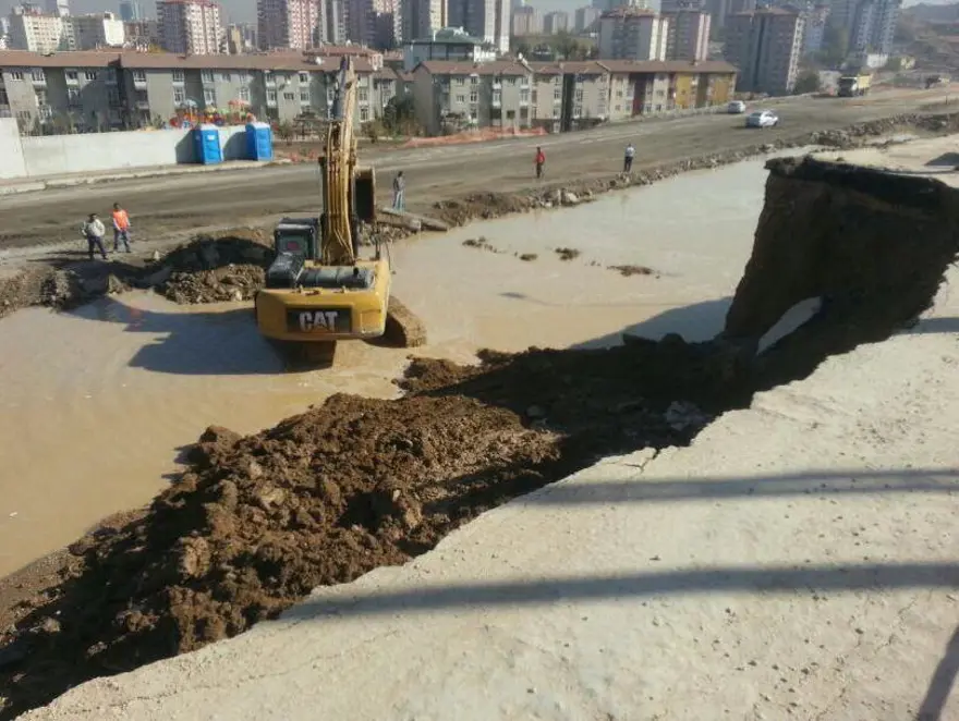 ODTÜ Yolu'nda göçük 2