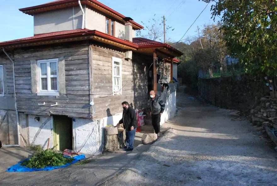 "CORONA VİRÜSÜ KÖYE SOKMAMAYA KARAR VERDİK" 2 "CORONA VİRÜSÜ KÖYE SOKMAMAYA KARAR VERDİK" 2