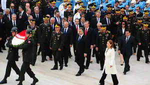 Seçim gerginliği törene de yansıdı