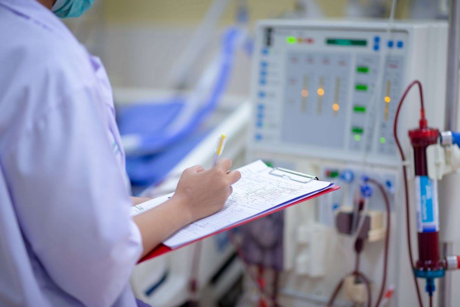 Sağlık çalışanlarını ilgilendiren karar: Covid-19'dan ölen doktorun ailesine ölüm geliri bağlandı