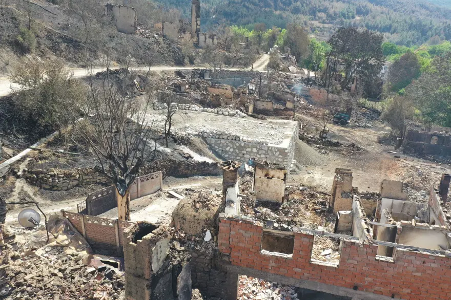 "YANGIN BURAYI DA KÜL ETTİ" 1