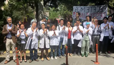 Cerrahpaşa'da eylem (Hocalar, öğrenciler ve hastalardan destek)
