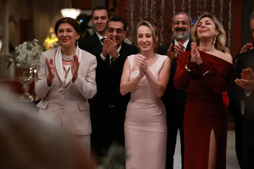 Yalı Çapkını yeni bölüm: Ferit ve Seyran yeni bir hayata adım atıyor 3 Yalı Çapkını yeni bölüm: Ferit ve Seyran yeni bir hayata adım atıyor 3
