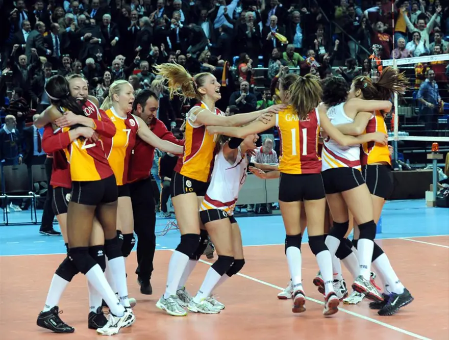 Galatasaray kupanın ucundan tuttu 7