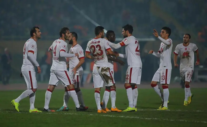 Cimbom İzmir'de kükredi 16