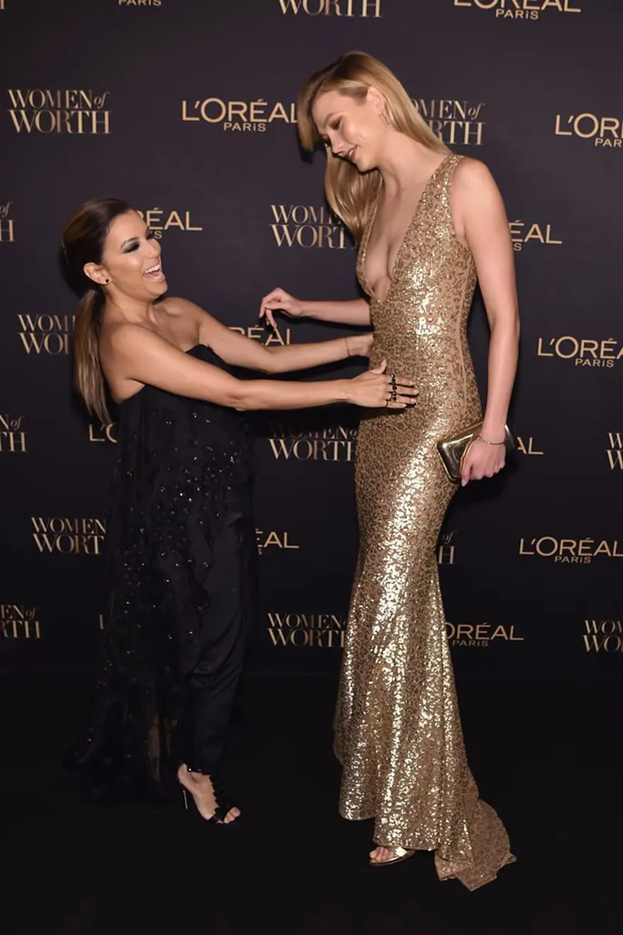 Eva Longoria fotoğraf uğruna yerlerde süründü 11