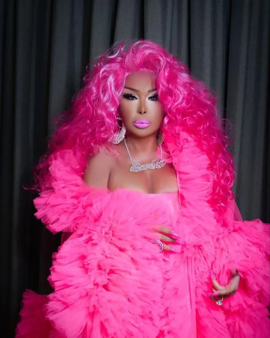 "ERKEKSİ HATLARI VAR" 4 "ERKEKSİ HATLARI VAR" 4