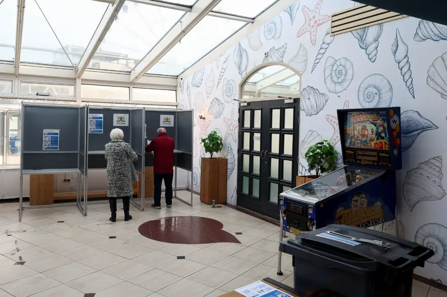 Hollanda'da yabancı düşmanı Wilders kazandı 18