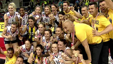 Fenerbahçe Grundig, şampiyonluk kupasına kavuştu