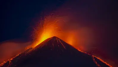 Etna Yanardağı nerede, en son ne zaman patladı?