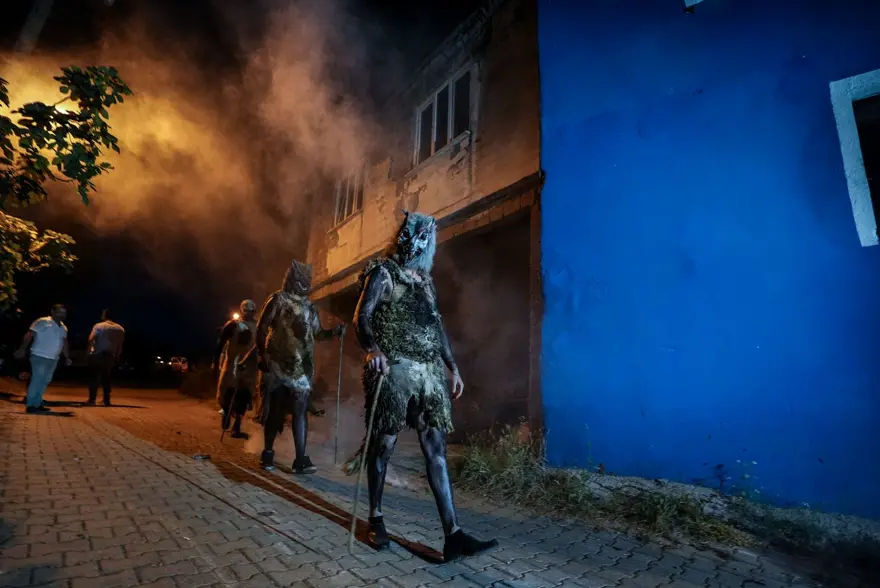 Osmanlı ordusunun 'Deliler'i canlanıyor! 2 asırlık Alabaş geleneği hem korkutuyor hem de eğlendiriyor 13