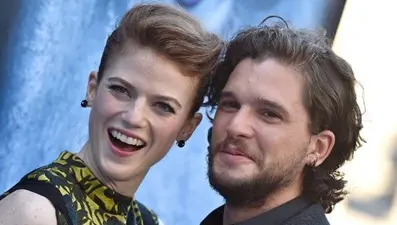 Kit Harington ve Rose Leslie'nin bebeği oldu