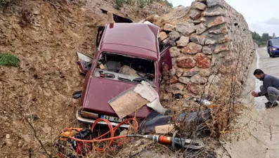 Kayganlaşan yolda otomobil kontrolden çıktı: Karı koca hayatını kaybetti