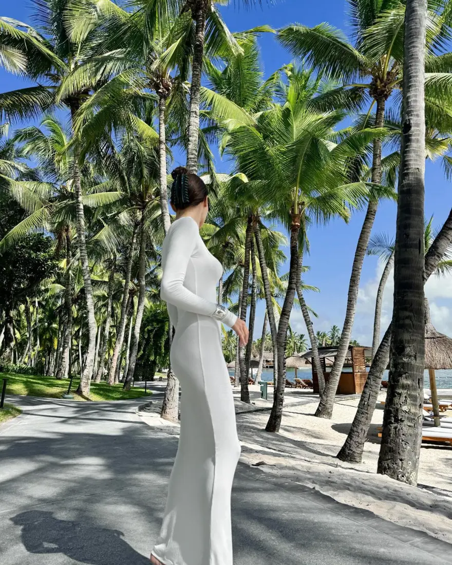 Hande Erçel şimdi de Mauritius tatilinde 3