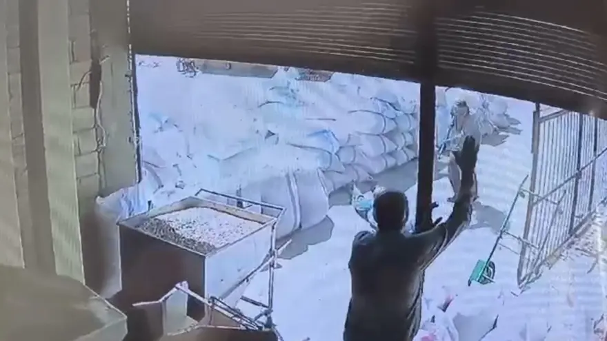 Önce çalışanını sonra eşini tüfekle katletti 