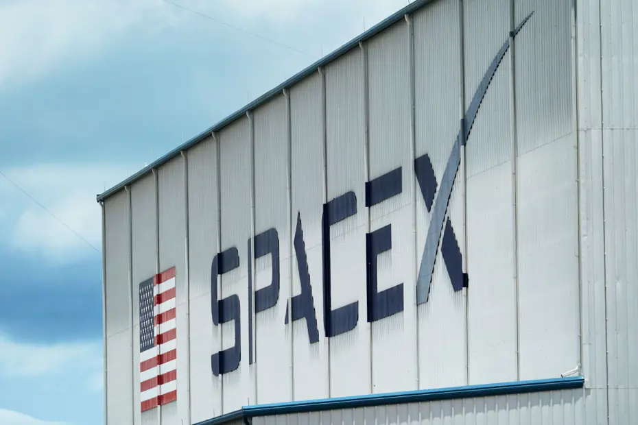 SpaceX'in ürettiği casus uydu yanlış yere sinyal gönderdi