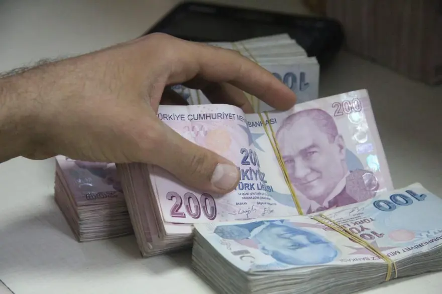 Döviz bürosunda bir anlık dalgınlık 24 bin liraya mal oldu 5