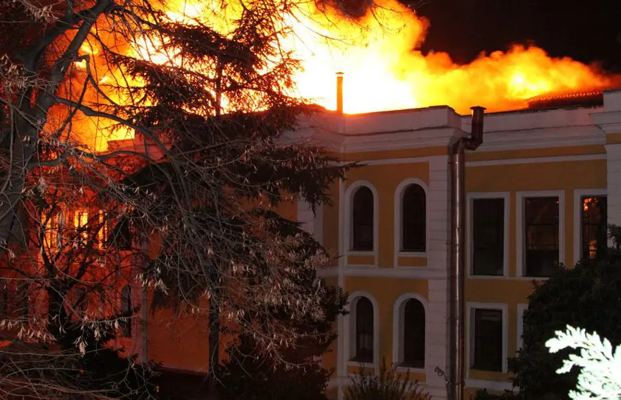 Galatasaray Üniversitesi'nde yangın 22
