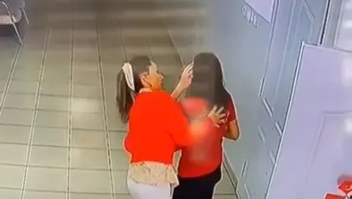 Yemek yerken nefes borusu tıkandı, öğretmeni Heimlich manevrasıyla kurtardı