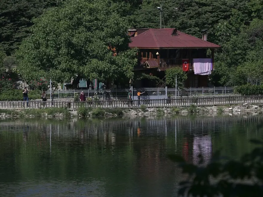 'Türkiye'nin 11. sakin kenti' Uzundere doğal güzellikleriyle salgından bunalanlara adeta nefes aldırıyor 9
