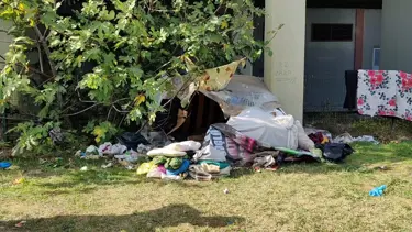 Tramvay durağı yanında çadırda yaşayan kişi ölü bulundu