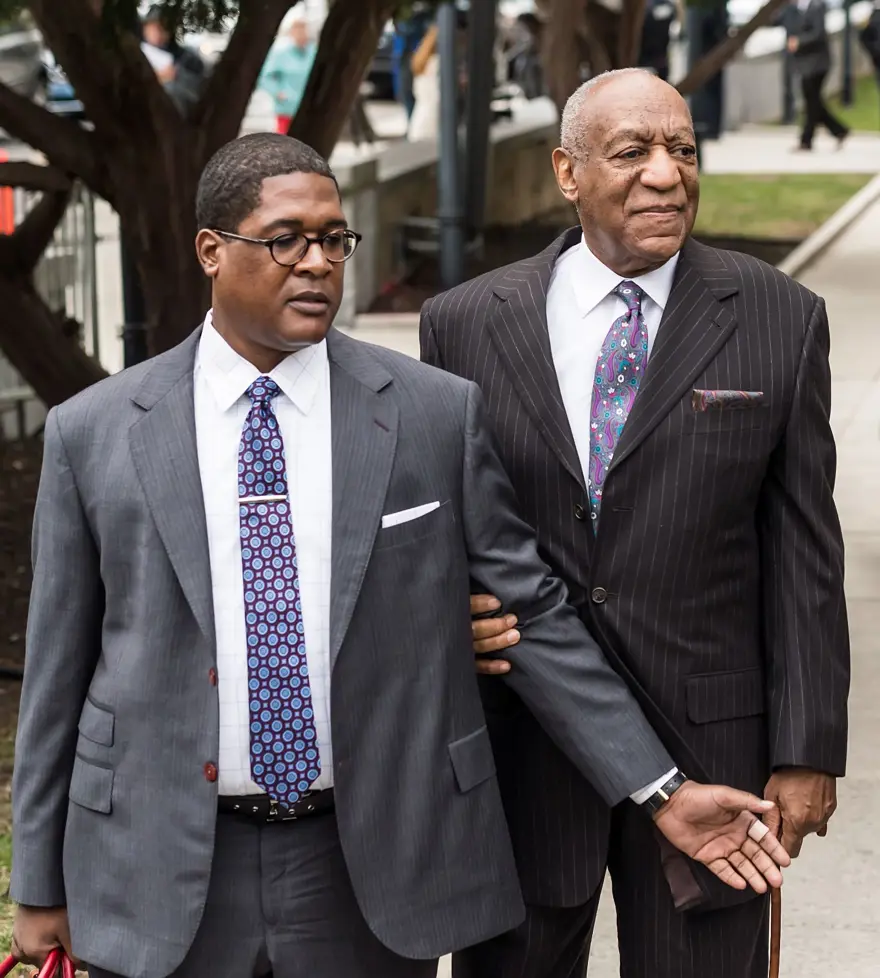 Bill Cosby’ye Cosby Ailesi dizi oyuncusundan üstsüz protesto 5