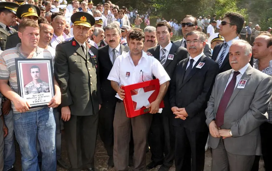 Türkiye şehitlerini uğurluyor 24