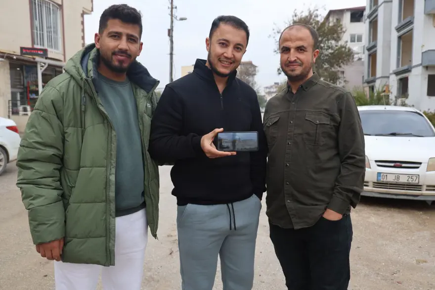 Hafriyat işçilerinden ekskavatör üstünde künefe şovu 4