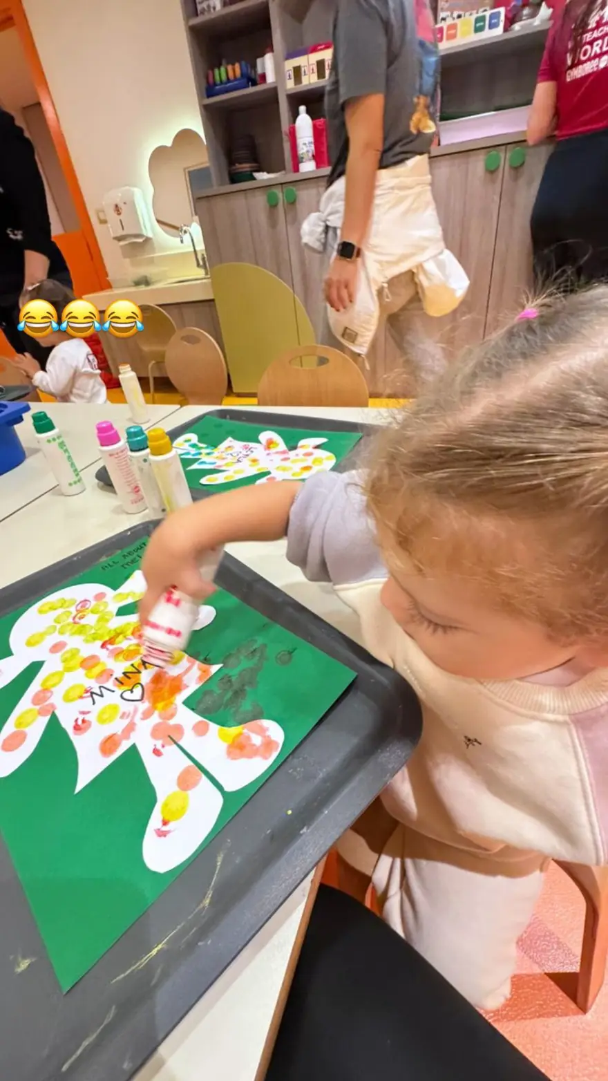 Eda Ece kızı Mina İpek'i paylaştı: Annesine benzerliği dikkat çekti 3 Eda Ece kızı Mina İpek'i paylaştı: Annesine benzerliği dikkat çekti 3