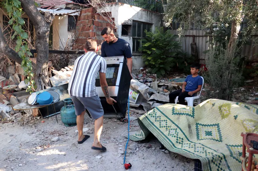 Antalya'da gecekondu yangını 7