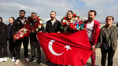 Avrupa Şampiyonu Havvanur Trabzon'da çoşkuyla karşılandı