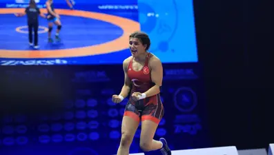 Nesrin Baş'tan Dünya Güreş Şampiyonası'nda gümüş madalya!