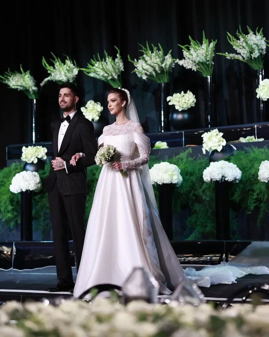 Yasemin Şefkatli'den İdo Tatlıses ile romantik poz: Evlilik yıl dönümünde aşka geldi 1 Yasemin Şefkatli'den İdo Tatlıses ile romantik poz: Evlilik yıl dönümünde aşka geldi 1