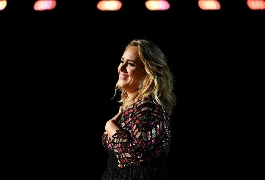 Adele'in babası komşusundan şikayetçi oldu: Kızımın şarkılarını söyleme! 3