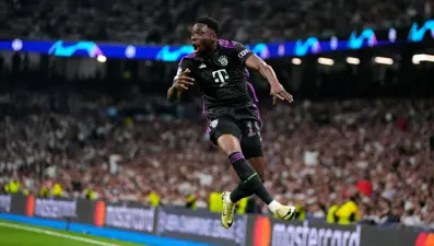 Bayern Münih'ten Alphonso Davies'e yeni sözleşme