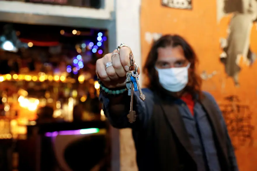 İtalya'da restoran ve kuaförlerin açılış tarihi öne çekiliyor 3