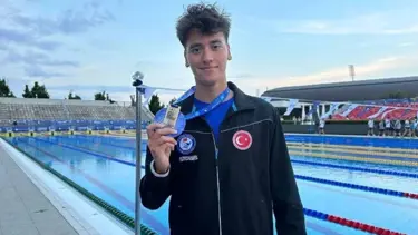 Milli yüzücü Kuzey Tunçelli, Teksas Üniversitesi'nin takımına girdi