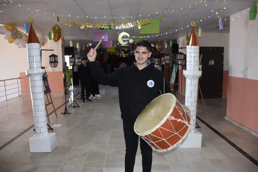 "ÖĞRENCİLERİN GAYRETİYLYE ORTAYA ÇIKTI" 2 "ÖĞRENCİLERİN GAYRETİYLYE ORTAYA ÇIKTI" 2