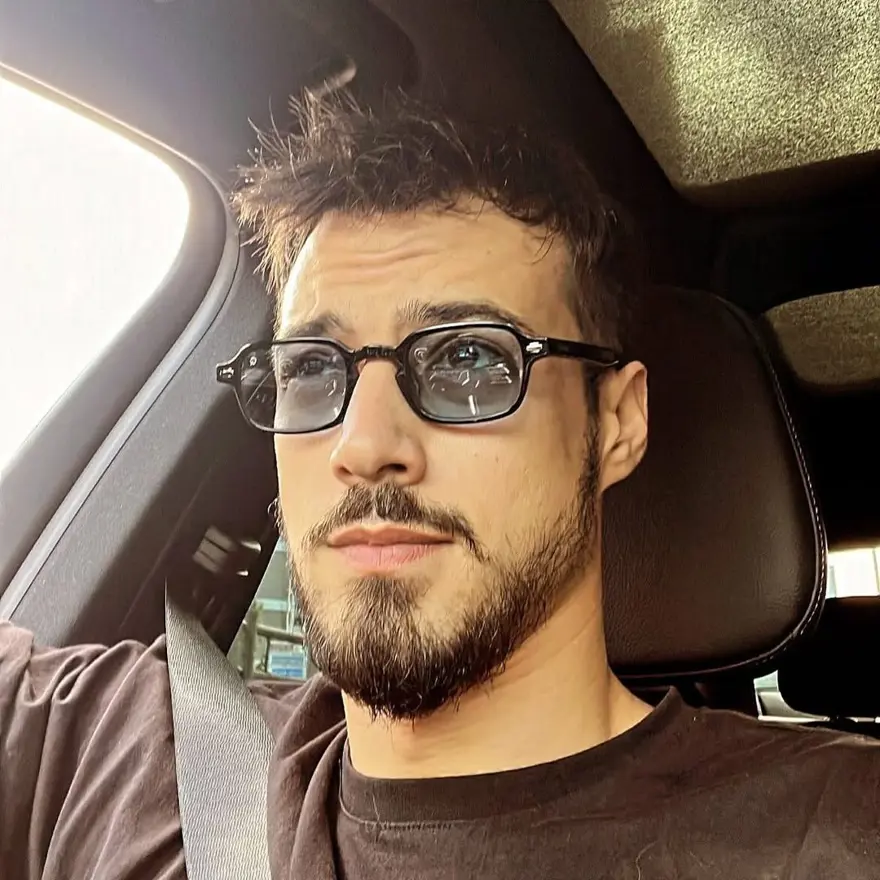 Burak Özçivit'ten yeni imaj: Tatil başlar  (Ünlülerin değişimi) 18